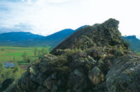 Crestas erosionadas del relieve en el borde del altiplano.