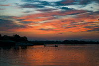 Atardecer en Puerto Nario, poblacin de indgenas tikuna en las riberas del Amazonas.
