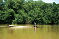 La pesca es una actividad de susbsistencia para muchos pobladores de la baha de Cispat.