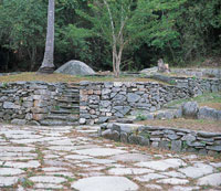 Pueblito fue el asentamiento urbano ms importante del rea del litoral. Sus terrazas de cultivo y los centros ceremoniales eran verdaderas obras de ingeniera de gran valor, que ayudaron a conservar los suelos de la Sierra.