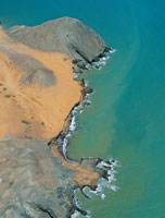 Las penínsulas y los cabos son formaciones terrestres que sobresalen de la línea costera. Cabo de La Vela, La Guajira.