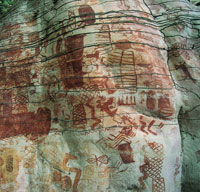La compleja composicin de pictografas plasmadas en las rocas de areniscas da testimonio de la ocupacin temprana en el ro Guayabero