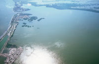 Isla Salamanca, que separa la Cinaga Grande de Santa Marta del mar Caribe.