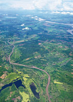 La magnitud del rio en el Magdalena Medio muestra su importancia econmica como va de comunicacin y como reserva ambiental.