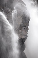 En una caída de agua se pone de manifiesto la enorme energía que puede adquirir el agua por la fuerza de la gravedad.