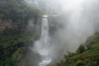 El Salto del Tequendama, cerca de Bogotá, muestra todo su esplendor cuando se abren las compuertas que lo represan.